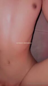 สาวนมโตผิวขาว OnlyFans ขึ้นคร่อมซอยควยใหญ่ เย็ดสดกระแทกหีฉ่ำ ครางเสียวอมควยกลืนน้ำแตกคาปาก