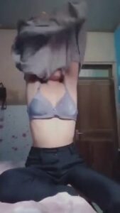 สาวมาเลย์ผิวขาวหุ่นนางแบบ นิ้วซอยหีแบบเมามัน น้ำเงี่ยนพุ่งกระฉูด คลิปหลุด