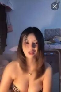 สาวหุ่นเอ็กซ์นมโคตรใหญ่ ซอยหีสดแรงๆ น้ำเงี่ยนพุ่งกระฉูดฉ่ำทั้งที่นอน